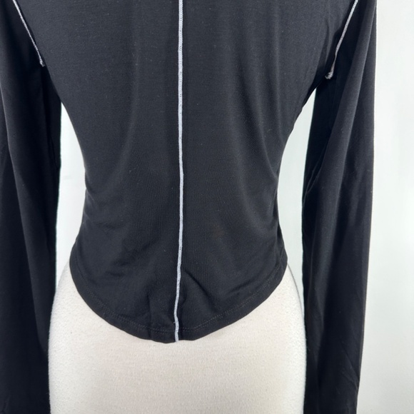 Reformation Stacey Knit Top Crop Mock Neck Women's Sz M Black White Sitches - Picture 12 of 15